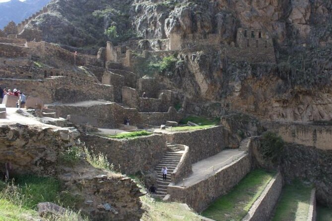 Sacred Valley, Machupicchu and Rainbow Mountain Tour / 3 Days