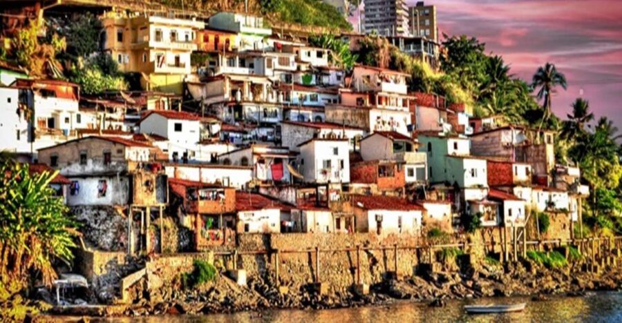 Salvador: Half-Day Saramandaia Favela Tour