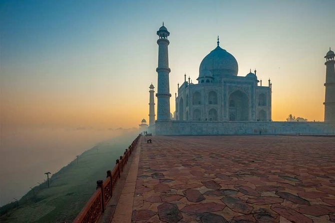 Same Day Taj Mahal and Agra Tour From New Delhi by Car