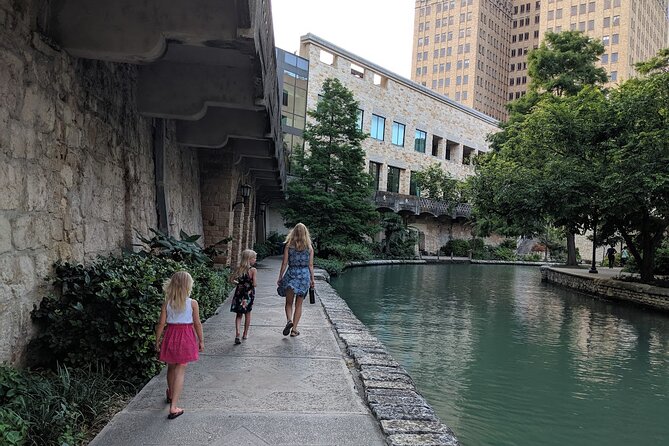 San Antonio Scavenger Hunt Walking Tour and Game