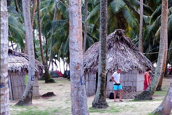 San Blas Islands – Isla Aroma Private Cabin 3D & 2N Plus San Blas Day Tour