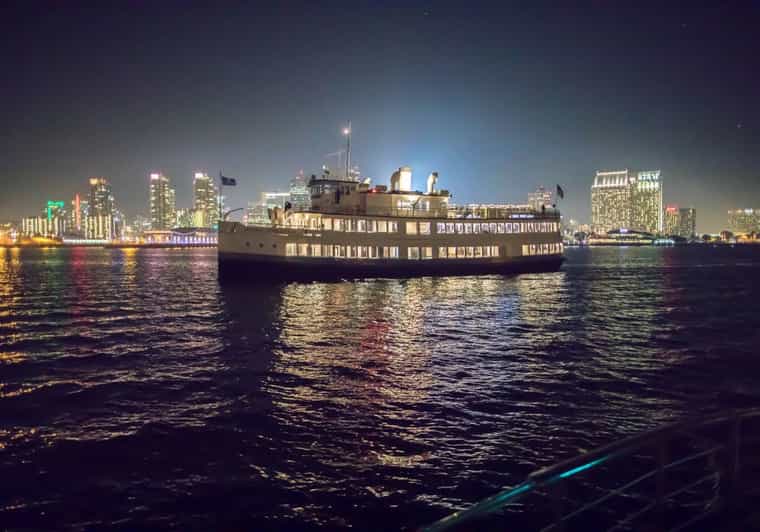 San Diego: New Years Eve Early Buffet Dinner Cruise
