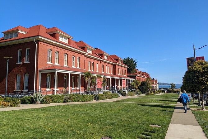 San Francisco Presidio Scavenger Hunt Walking Tour and Game