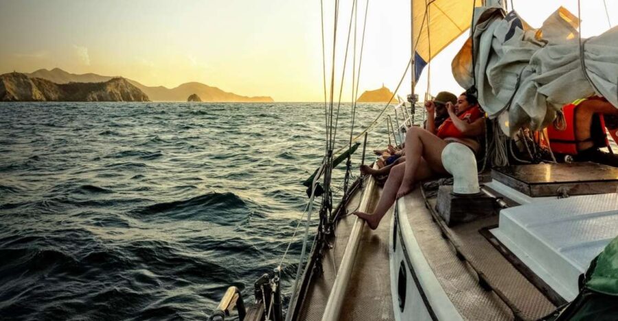 Santa Marta Bay: Sunnset on a Sail Boat