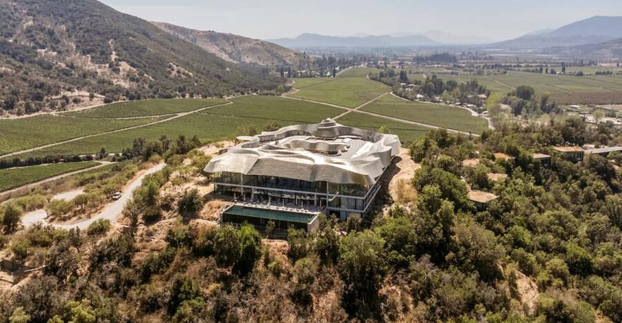 Santiago: Guided VIK Winery Tour With Tasting & Hotel Pickup