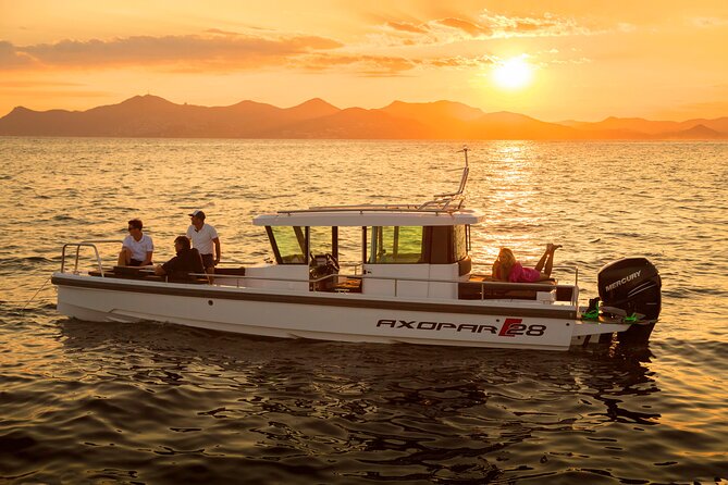 Santorini Half Day Motorcruiser Private Cruise Incl. Meal,Drinks &Free Transport
