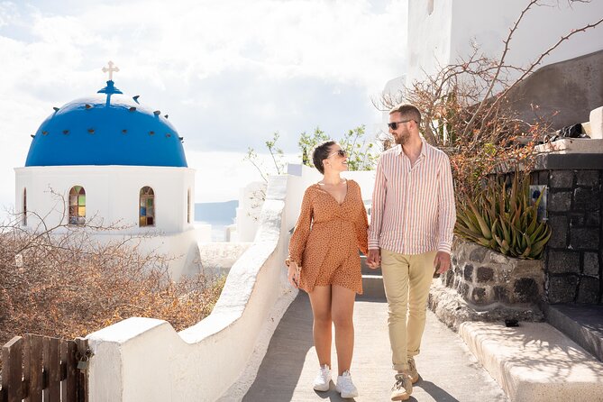 Santorini Walking Photoshoot Experience in OIA - Overview of the Experience