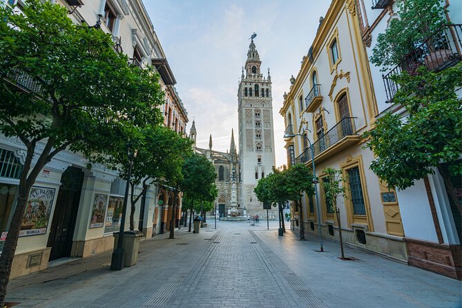 Seville 3-Hours Highlights Bike Tour With A Guide