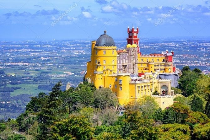 Seville Private Transfer to Lisbon With Optional Evora Stop