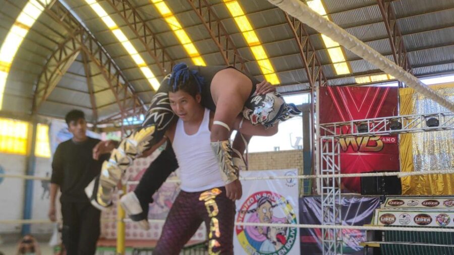 Show Cholitas Wrestling
