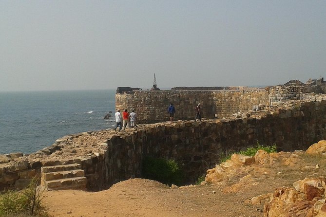 Sindhudurg Fort and Malvan Beach Tour From Goa