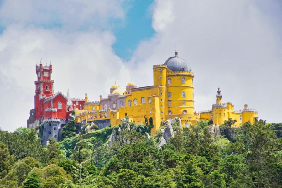Sintra: Quinta Da Regaleira and Sintra Town Walking Tour