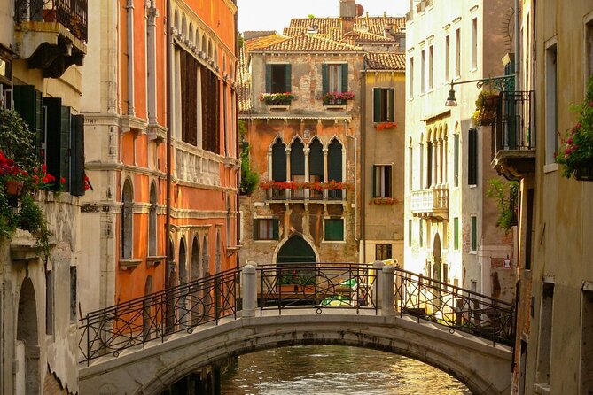 Sips of Venice: Red Passion & Prosecco Charm Wine Tasting Tour