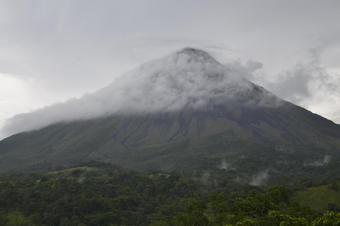 SJO Private Transfer to Arenal or La Fortuna up to 5 People (One Way)