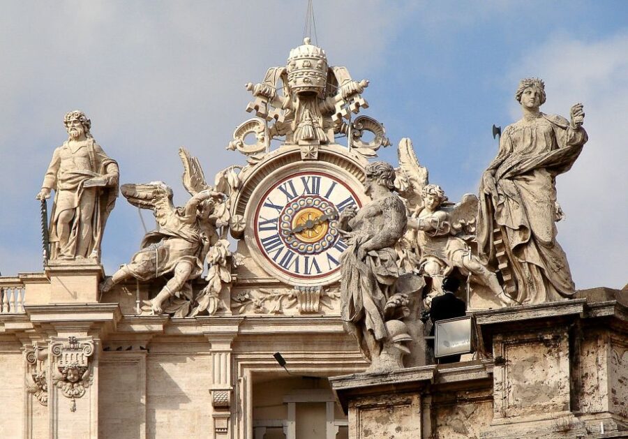 Skip Line: Vatican & Sistine Chapel in Small Group Tour
