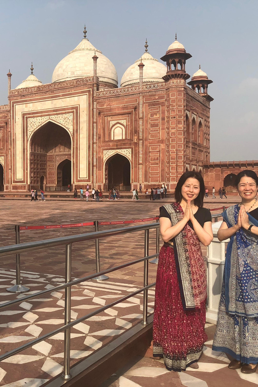 Skip the Line: Sunrise Tajmahal Tour by Car From Delhi
