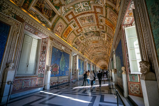 Skip-the-line Tour of the Vatican Sistine Chapel St Peter Basilica & Popes Tombs
