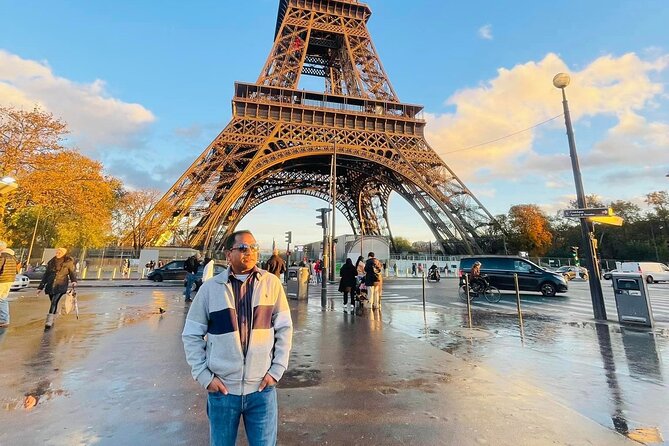 Summit Eiffel Tower With Audio Guide Tour (Skip the Queue)