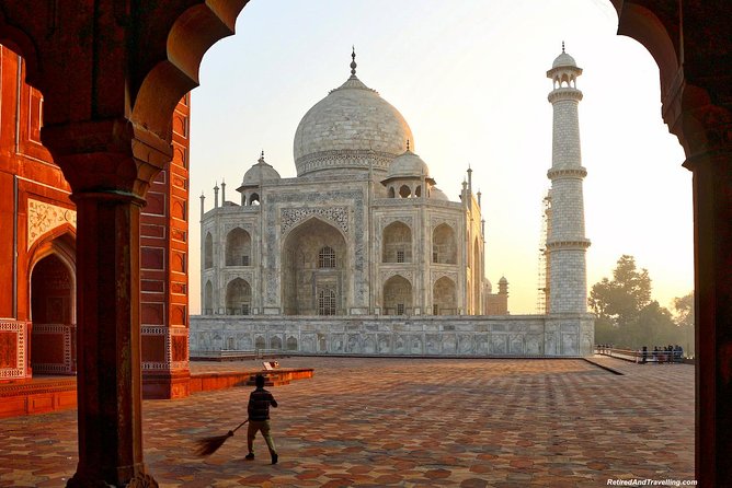 Sunrise Taj Mahal Private Tour From Delhi to Agra by Car