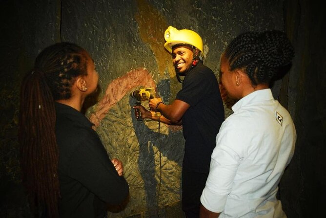 Tanzanite Experience Tour – Tanzanite Shopping in Arusha