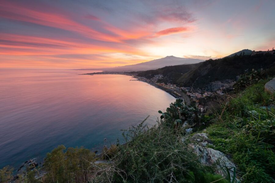 Taormina: Sunset Coastline Boat Tour With Snacks and Drinks