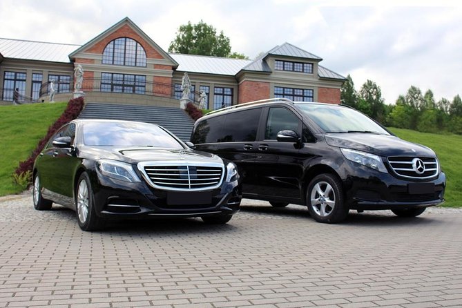 Taxi Transfer From the Hague to Amsterdam Schiphol Airport