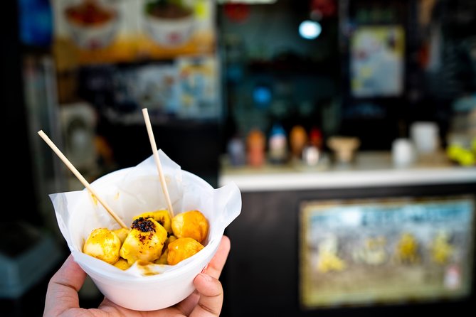 Temple Street Night Foodie Tour