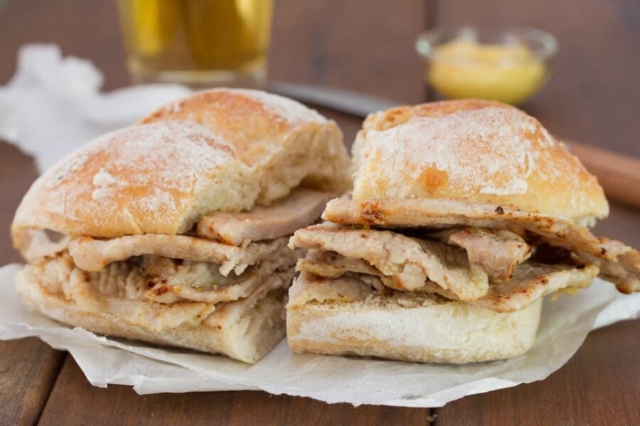 The Food Tour by Tuk Tuk: Secrets and Flavors of Lisbon