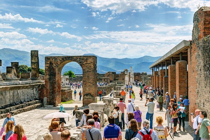 The Real Life in the Old Pompeii Tour With Archaelogical Guide All Inclusive - Inclusions and Pricing