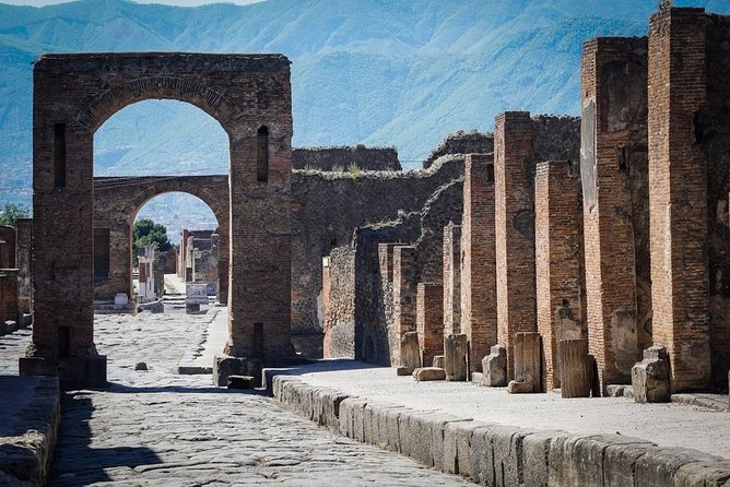 The Splendour of Pompeii Ruins With Pompeii Guide