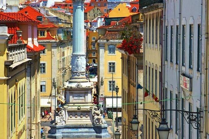 Tour in Lisbon. Meet Locals the Traditions and Monuments and Visit Old and New