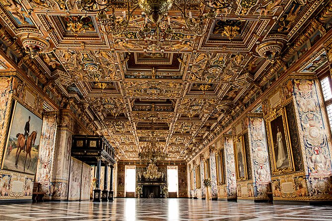 Tour of Kronbog Castle and Frederiksborg Palace (Easy Going)