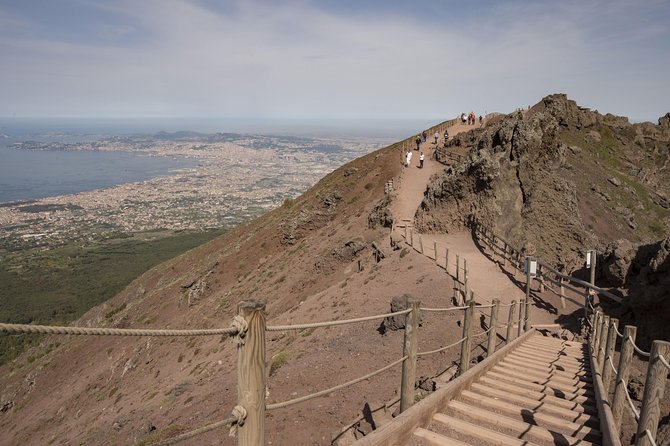 Tour of Mt. Vesuvius + Herculaneum + Pompeii (FullDay 8h)
