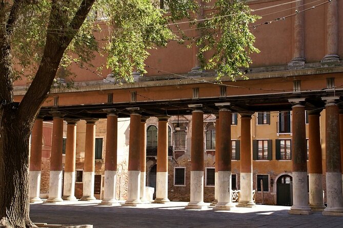 Tour on the Trails of Commissario Brunetti in Venice