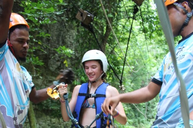 Tour to 7waterfalls in Damajagua With Zip Line and Lunch Included