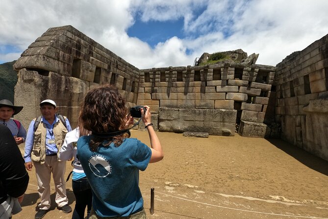 Tour to Machu Picchu by Panoramic Train in 2 Days