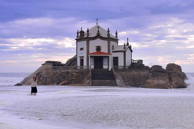Tour / Transfer Lisbon – Porto or Porto Lisbon With Tour