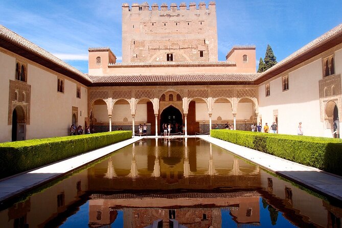 Tour With Audioguide Alhambra and Nasrid Palaces