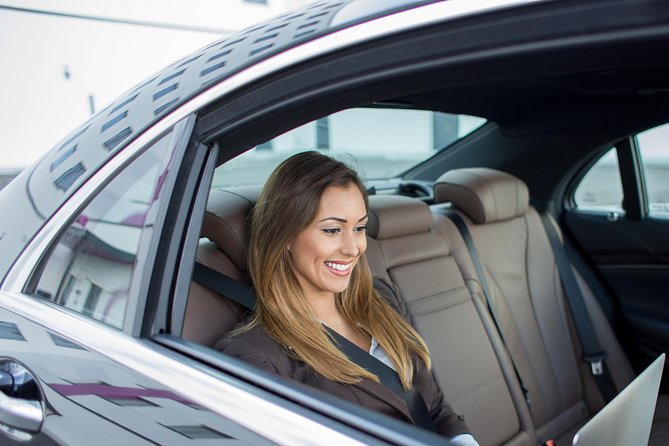 Transfer in Private Vehicle From Seattle Downtown -Seattle Airport (Sea)