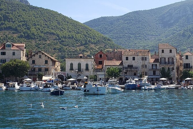 Transfer- Naples Train Station/Area to Positano With a Stop Sorrento