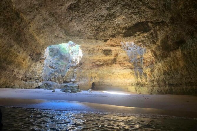 Unmanned Kayak Rental – Praia Da Marinha (Algarve)