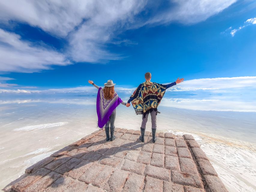 Uyuni: Isla Incahuasi & Uyuni Salt Flats Full-Day Jeep Tour