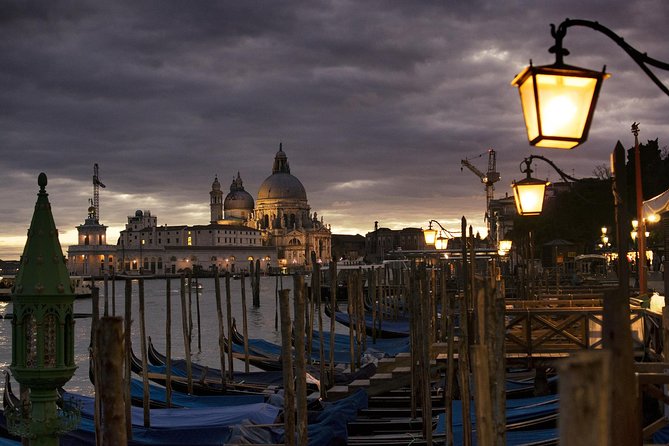 Venice: Ghosts and Legends Walking Tour With Bar Hop - Meeting and Pickup
