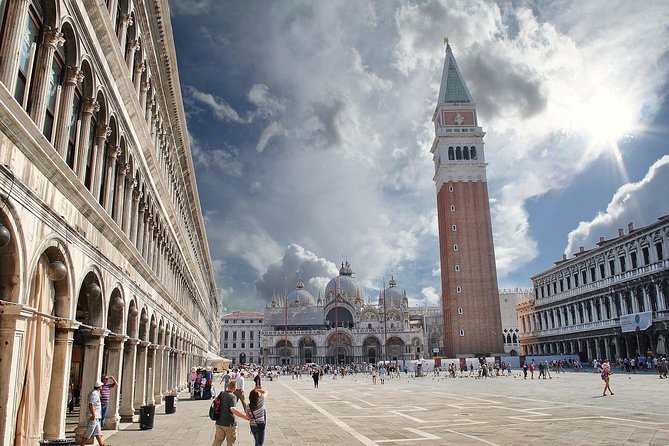 Venice: Private Half Day Guided Tour and Gondola Experience