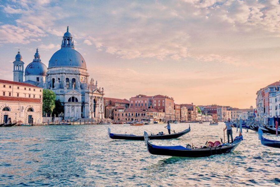 Venice: Walking Tour & Gondola Ride