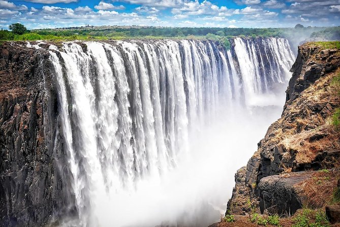 Victoria Falls Guided Tour With Hotel Pickup