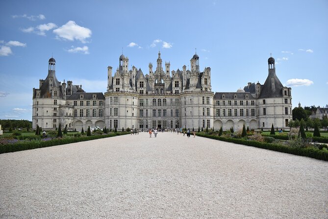 Visit to the Castles of Chenonceau and Chambord - Highlights of the Tour