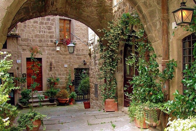 Viterbo Private City Tour Including Popes Tombs Conclave Palace and Duomo