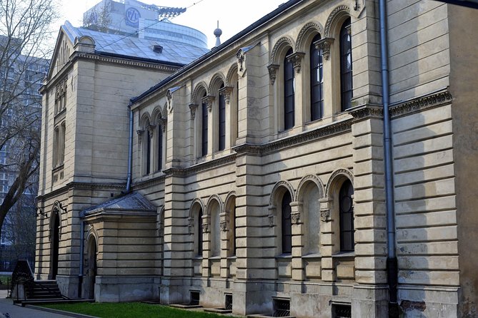 Warsaw Daily Jewish Ghetto Guided Tour With Jewish Cemetery - Focus on WWII and the Holocaust