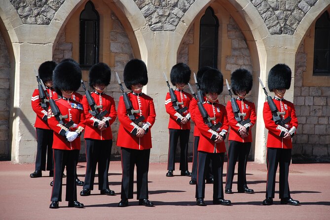 Windsor Half-Day Tour From London With Spanish-Speaking Guide - Tour Overview